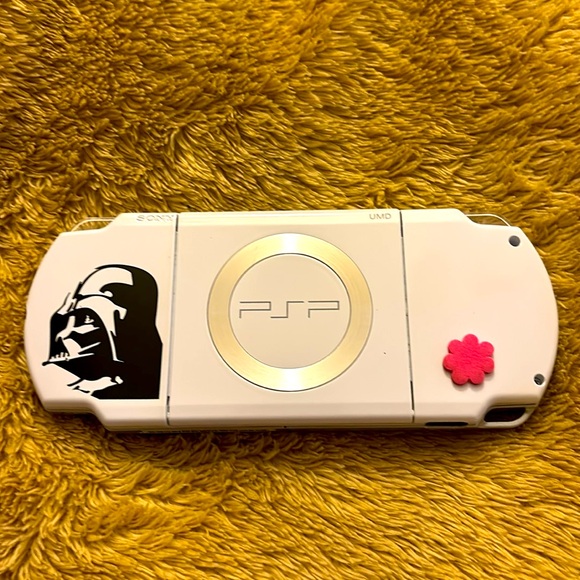 WOW**SALE**SONY PSP handheld console with 9 games - Picture 10 of 16